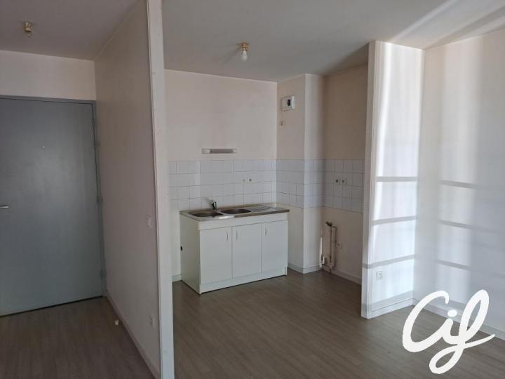 Appartement_T2_La_Roche-Sur-Yon_519-0.01B-41563.jpg